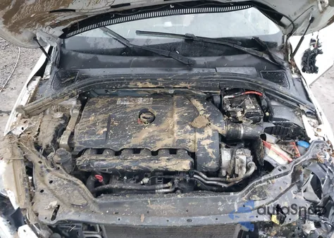 2015 Volvo Xc60 T6 from USA, damaged, VIN YV4902RB2F2586928